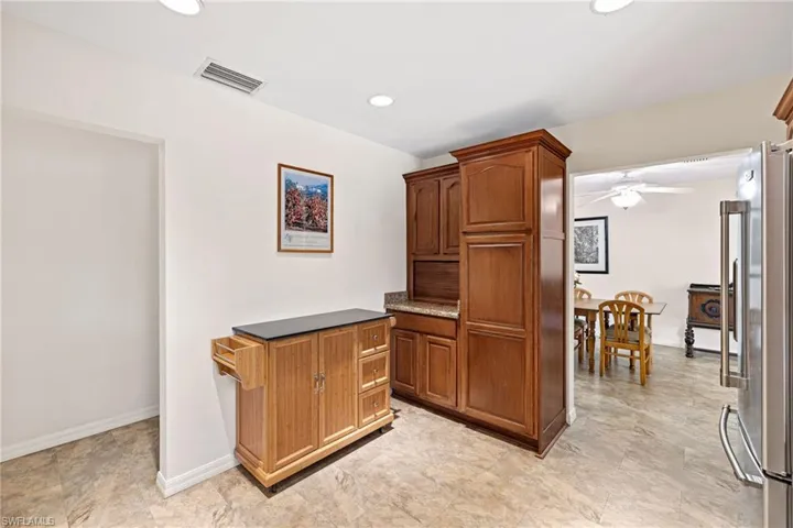 1233  12th N AVE, Naples, FL 34102