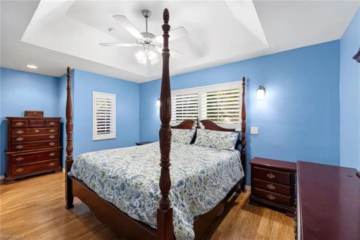 1233  12th N AVE, Naples, FL 34102