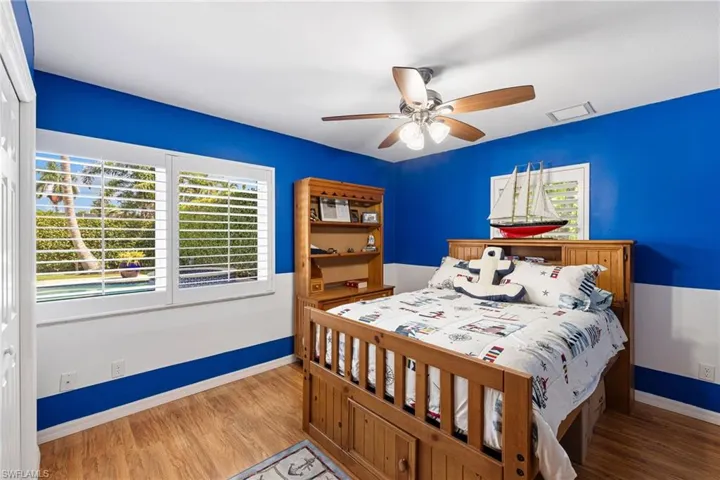 1233  12th N AVE, Naples, FL 34102