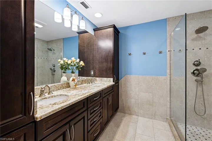 1233  12th N AVE, Naples, FL 34102