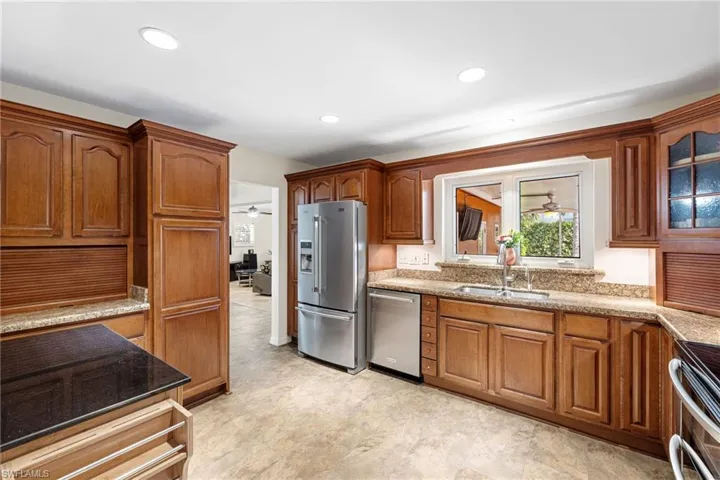 1233  12th N AVE, Naples, FL 34102