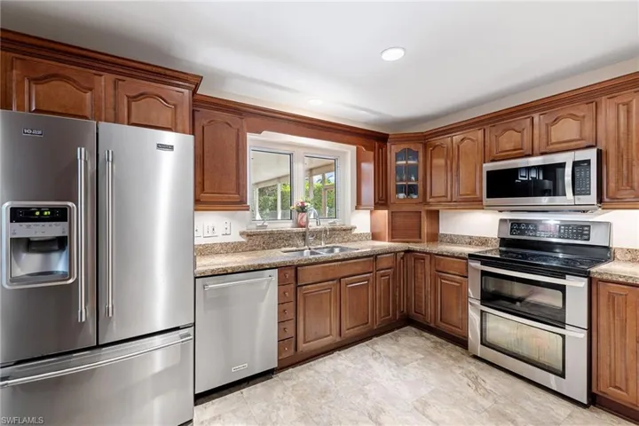 1233  12th N AVE, Naples, FL 34102