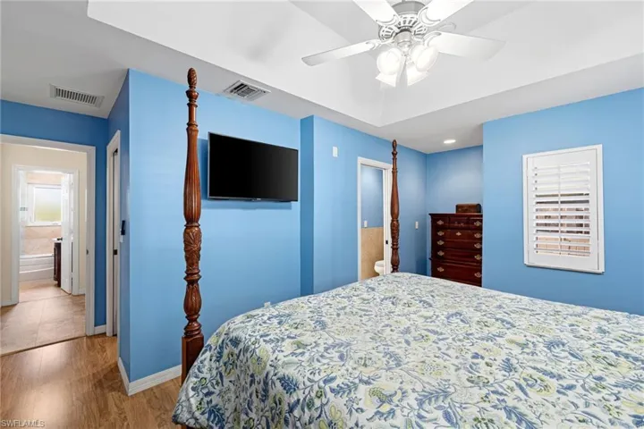 1233  12th N AVE, Naples, FL 34102