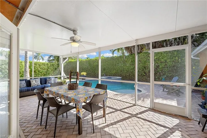 1233  12th N AVE, Naples, FL 34102