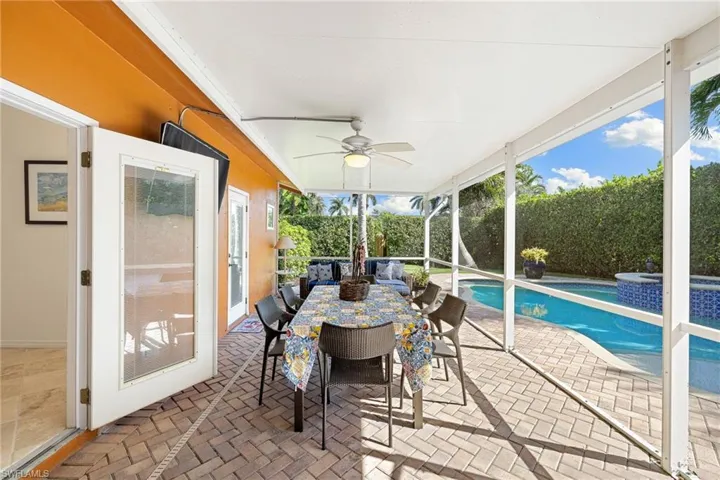 1233  12th N AVE, Naples, FL 34102