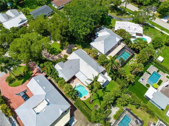 1233  12th N AVE, Naples, FL 34102