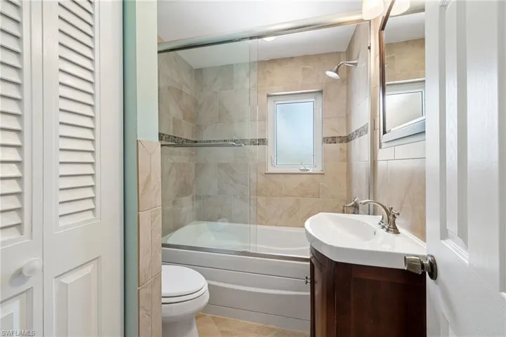 1233  12th N AVE, Naples, FL 34102