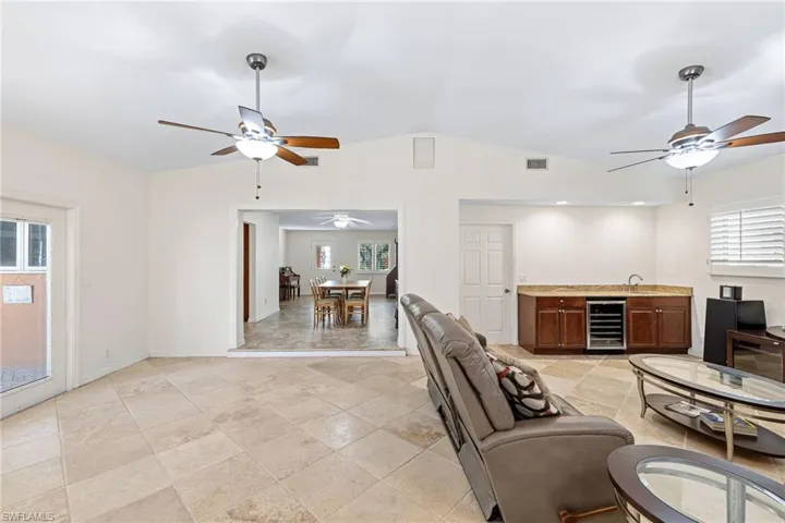 1233  12th N AVE, Naples, FL 34102