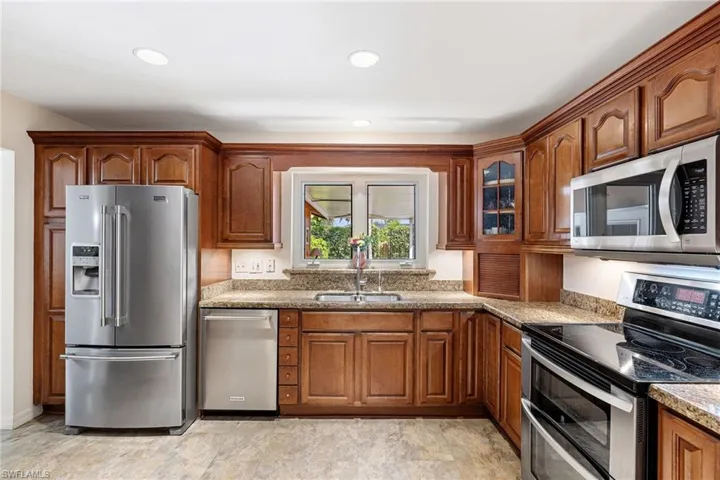 1233  12th N AVE, Naples, FL 34102