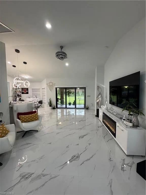 1119 Edison AVE, Lehigh Acres, FL 33972,2025000009