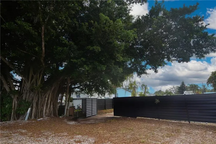 2228 Marina Park Dr, Fort Myers, Florida 33905