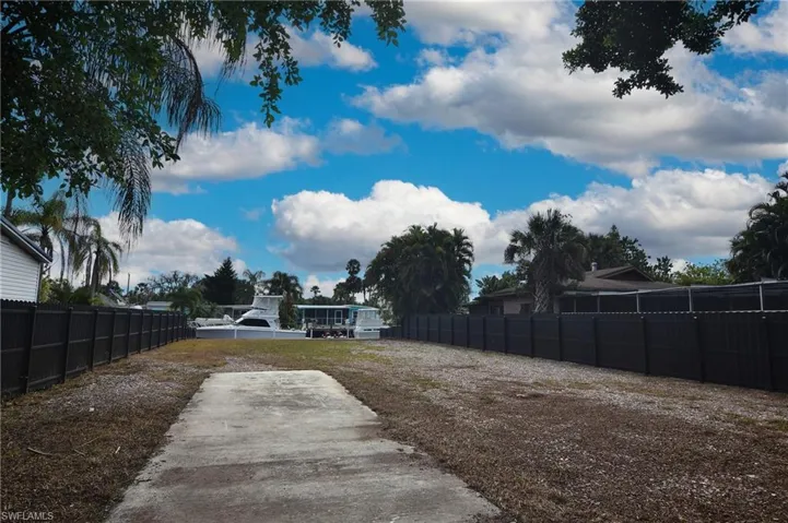 2228 Marina Park Dr, Fort Myers, Florida 33905