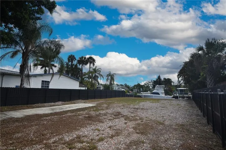 2228 Marina Park Dr, Fort Myers, Florida 33905