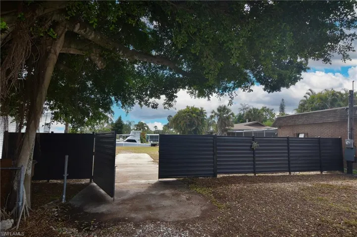 2228 Marina Park Dr, Fort Myers, Florida 33905