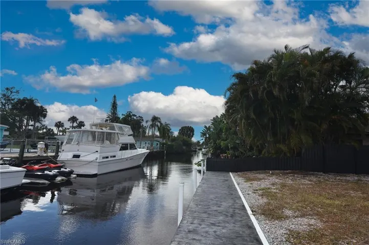 2228 Marina Park Dr, Fort Myers, Florida 33905
