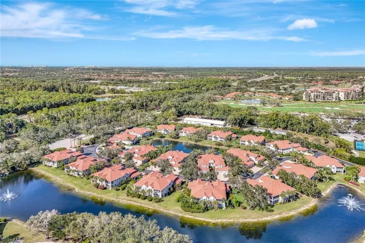 Aerial overview of property's location and proximity to the Vineyard Country Club.