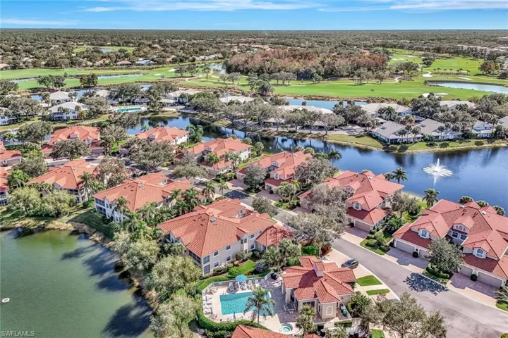 Aerial perspective of Vineyards CC Golf Course and Clubside Reserve pool and clubhouse.