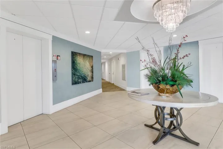 Building lobby featuring recessed lighting