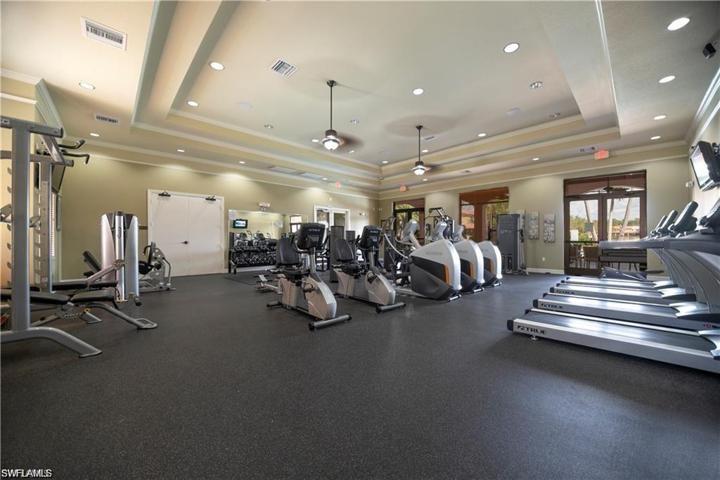 7701 Bristol CIR, NAPLES FL 34120