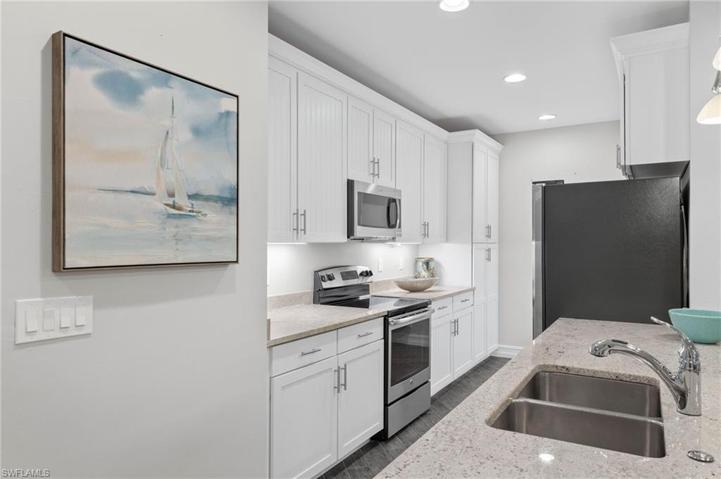 7701 Bristol CIR, NAPLES FL 34120