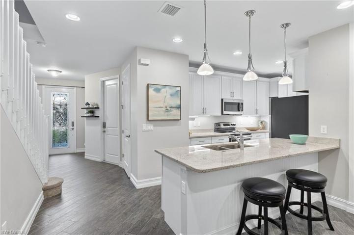 7701 Bristol CIR, NAPLES FL 34120