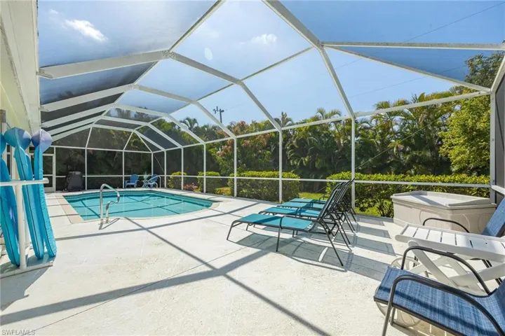 Lots of sunning and also shade areas with this lanai.