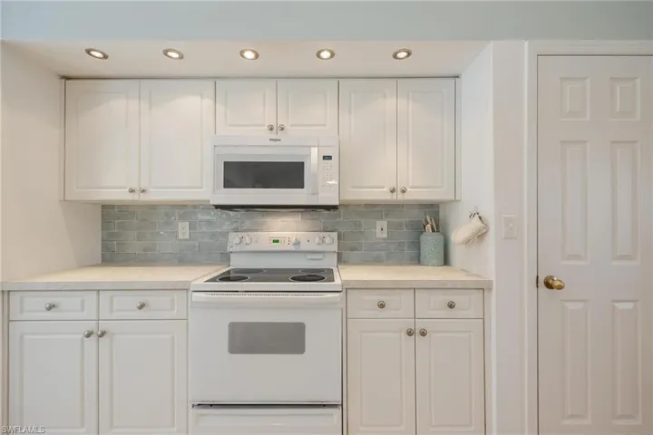 New tile decorative backsplash
