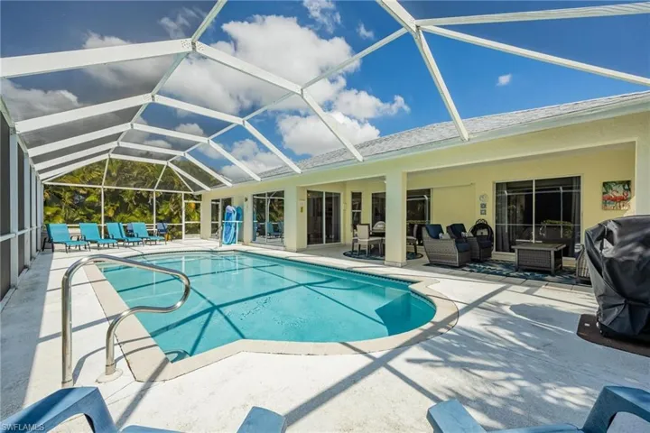 LARGE lanai