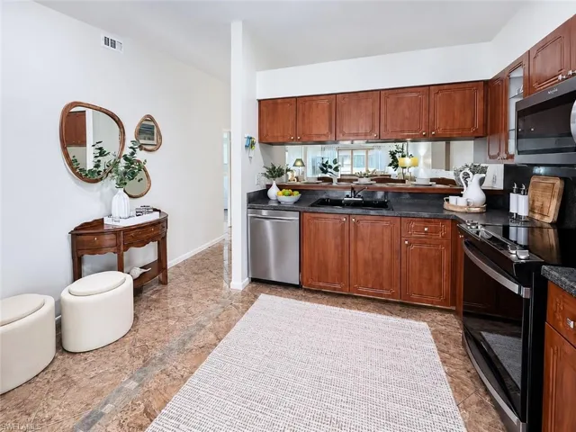 3420 Frosty Way 4902, Naples, Florida 34112