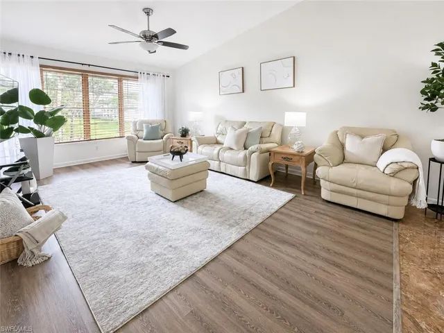3420 Frosty Way 4902, Naples, Florida 34112