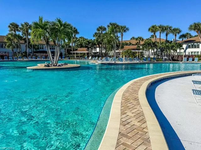 3420 Frosty Way 4902, Naples, Florida 34112