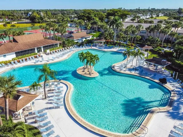 3420 Frosty Way 4902, Naples, Florida 34112