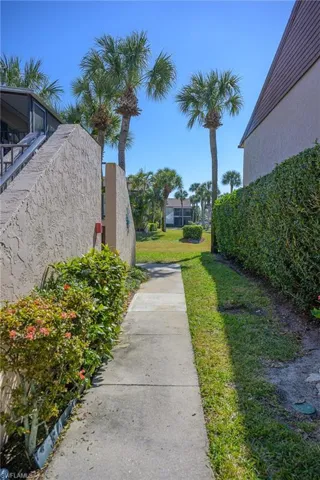 3420 Frosty Way 4902, Naples, Florida 34112