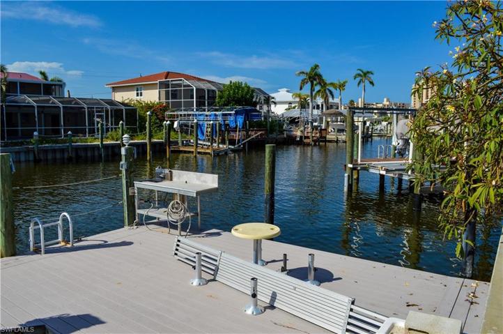 Spacious area to enjoy luxury waterfront lifestyle.