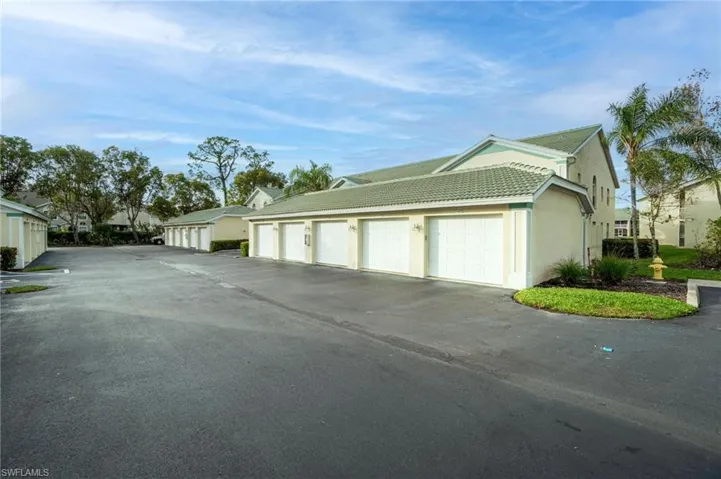 Detached garage conveniently right in front of unit building!