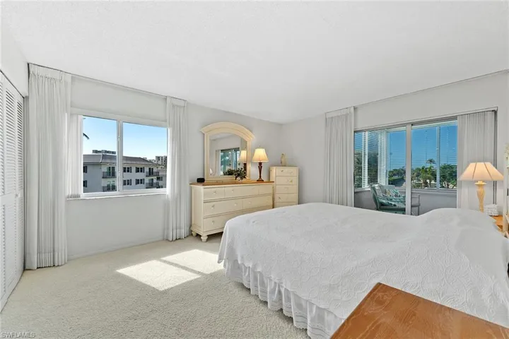 3410  Gulf Shore N BLVD, Naples, FL 34103