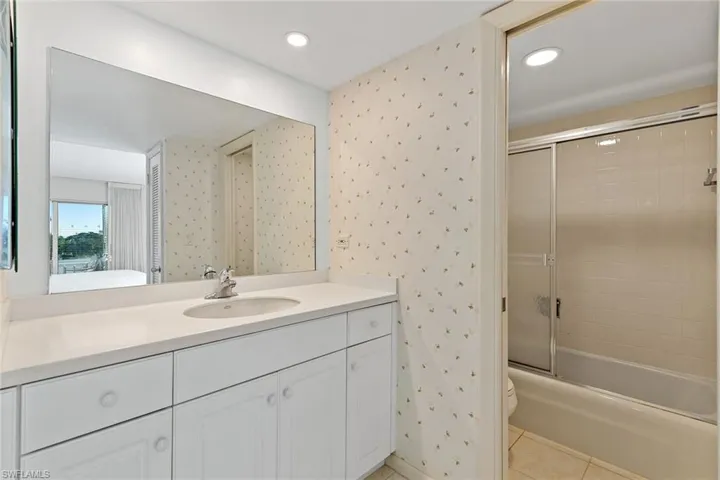 3410  Gulf Shore N BLVD, Naples, FL 34103