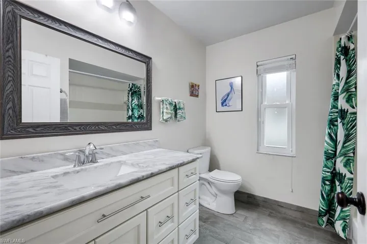 Guest bathroom.