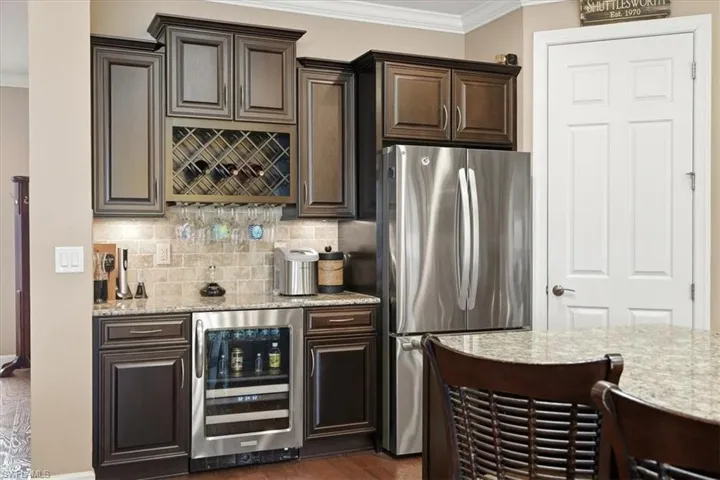 Custom built-in bar