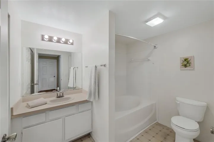 23600 Walden Center Dr 105, Estero, Florida 34134