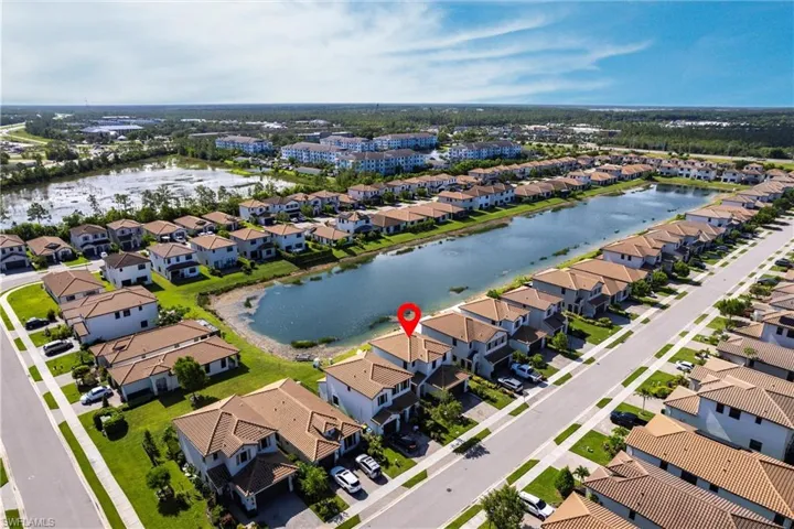 8820  Madrid  CIR, Naples, FL 34104
