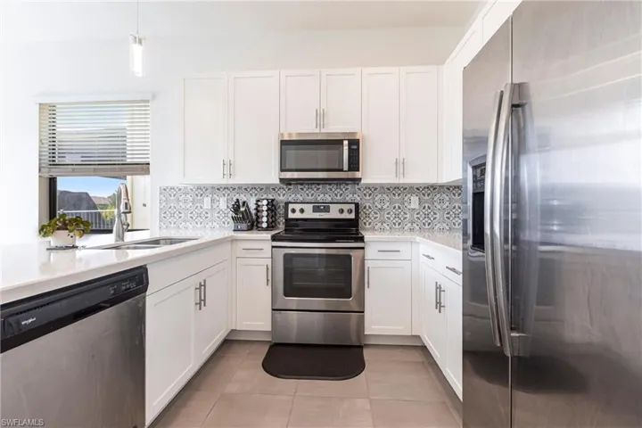 8820  Madrid  CIR, Naples, FL 34104
