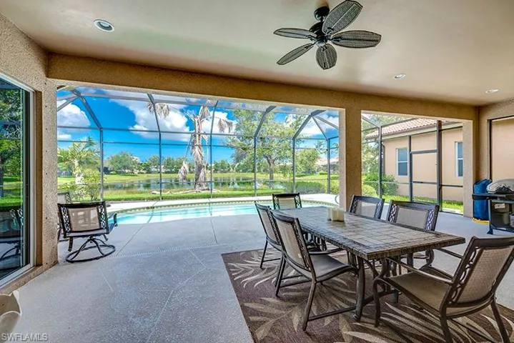 6101  Dogleg  DR, Naples, FL 34113
