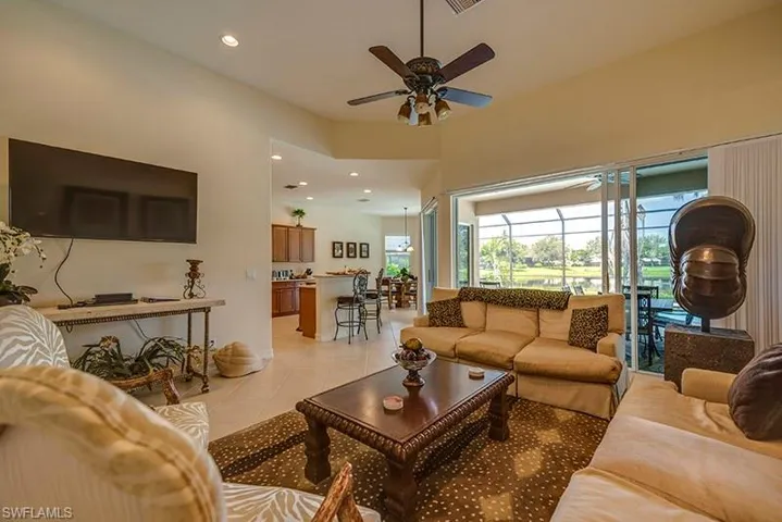 6101  Dogleg  DR, Naples, FL 34113