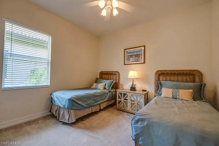 6101  Dogleg  DR, Naples, FL 34113
