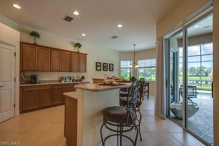 6101  Dogleg  DR, Naples, FL 34113