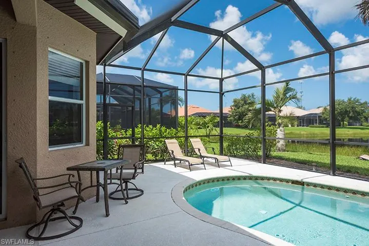 6101  Dogleg  DR, Naples, FL 34113