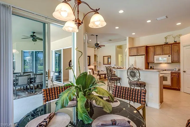 6101  Dogleg  DR, Naples, FL 34113