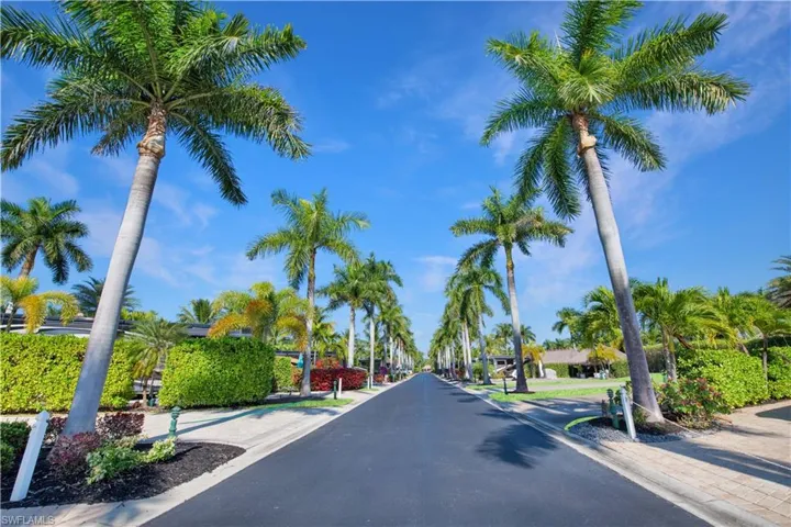 13553 Snapper Ln, Naples, Florida 34114