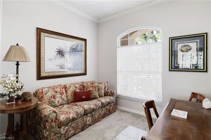Den or bedroom...You choose, it has a closet!